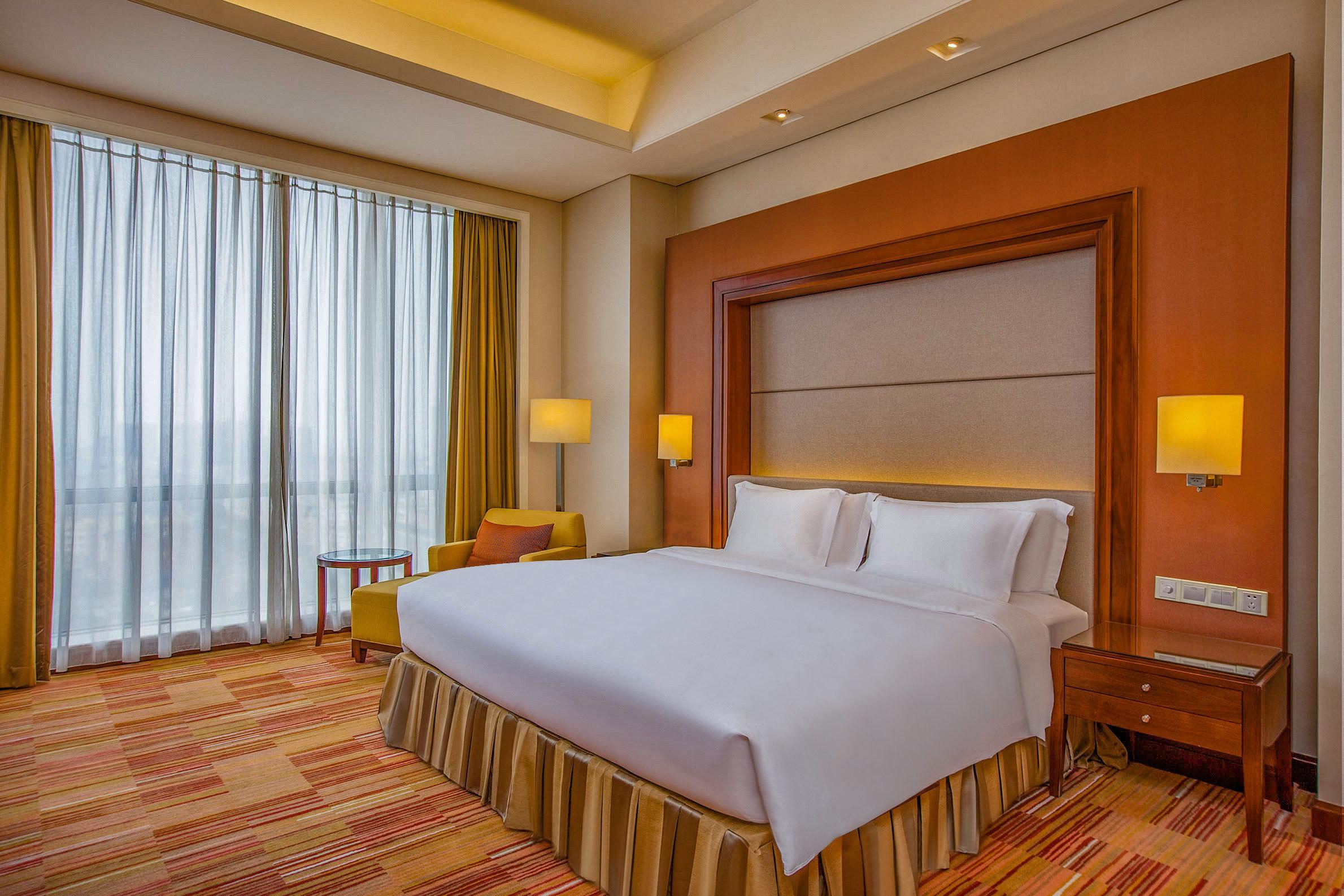 Crowne Plaza Zhongshan Xiaolan, An Ihg Hotel מראה חיצוני תמונה